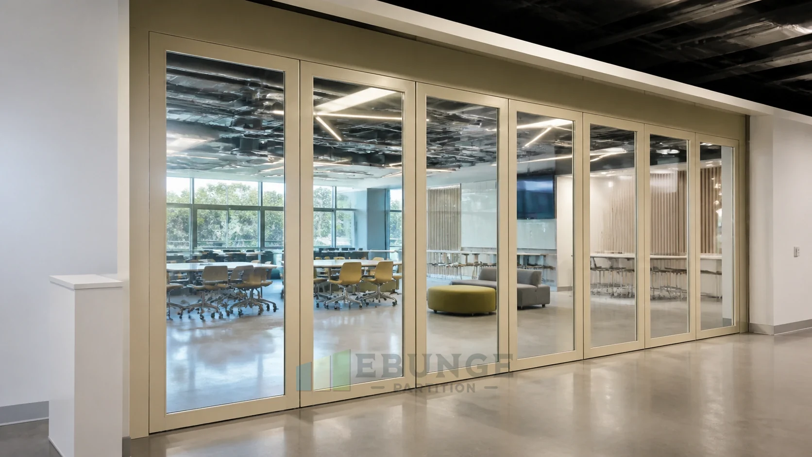 ضبط التغيير قبل تصنيع الجدار الزجاجي المتحرك — تفصيل تطبيقي تجاري توضيحي لمفهوم جدار EBUNGE الزجاجي المتحرك